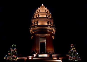 Монумент Независимости (Independence Monument) – фотографии Камбоджи