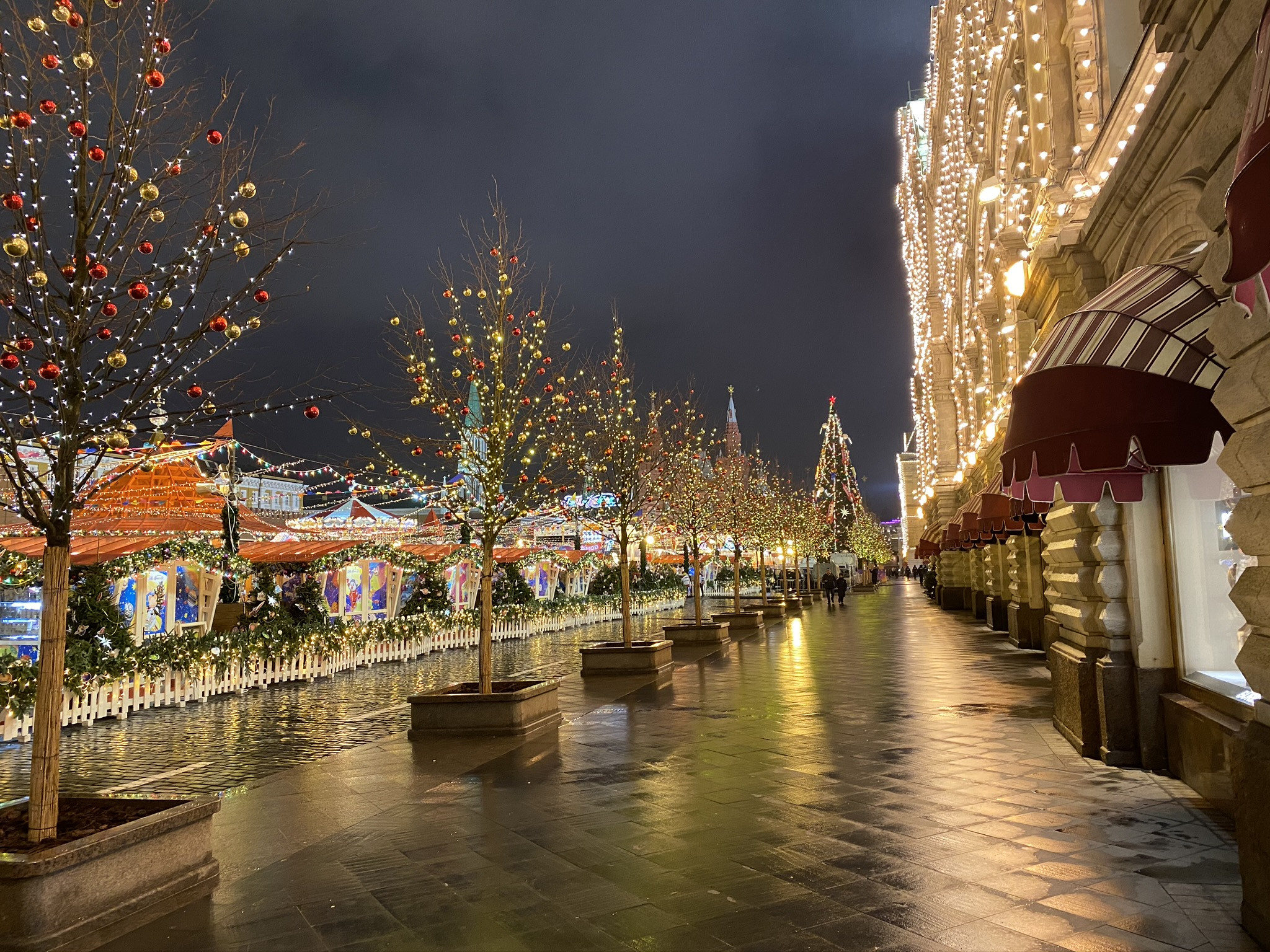 Вид на Красную площадь со стороны ГУМа – фотографии России
