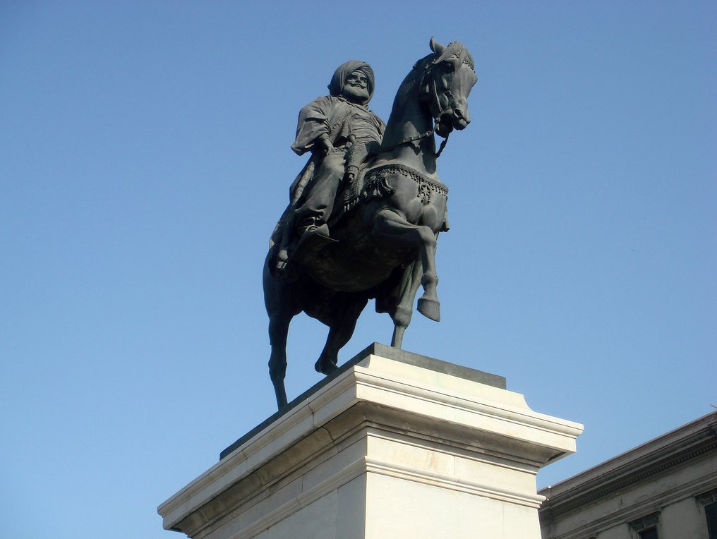 Статуя Мухаммеда Али на площади Тахрир – фотографии Египта