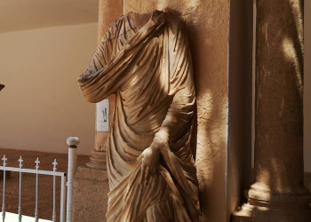 Скульптура. Тимгад. Алжир – фотографии Алжира