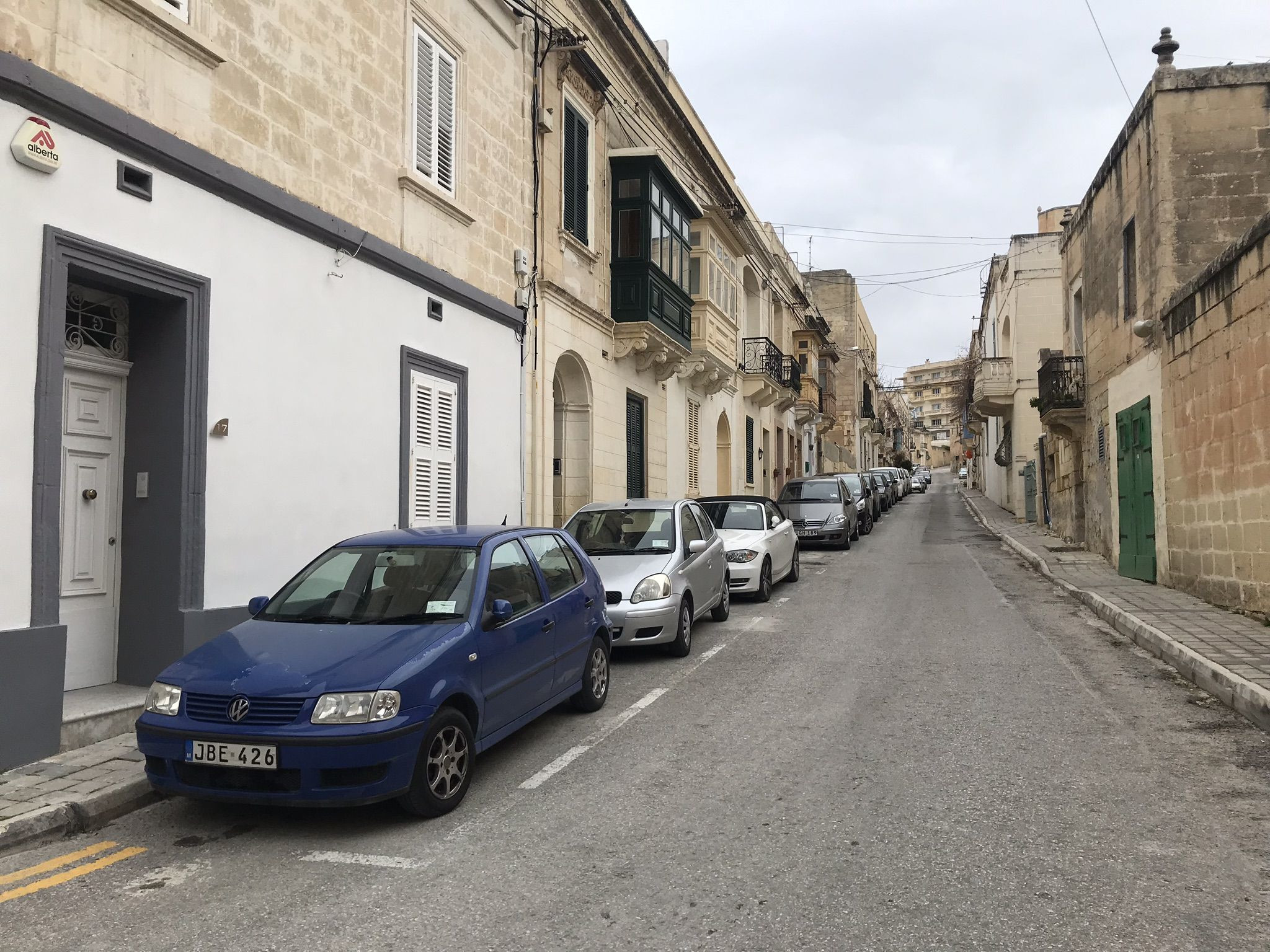 Улочки на Мальте в районе залива Спинола – фотографии Мальты