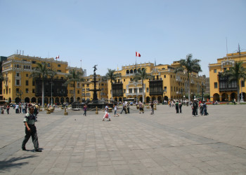 Главная площадь Лимы (Пласа-де-Армас) – фотографии Перу