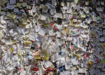 Традиция, связанная с Домом Джульетты, - оставлять любовные письма для Джульетты – фотографии Италии