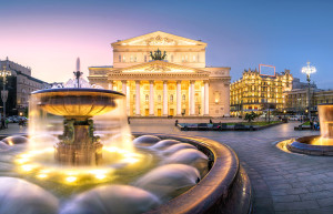 Большой Театр в вечернее время – фотографии России