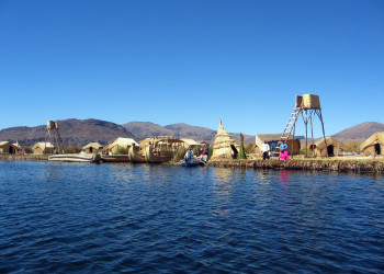 Деревня индейцев на воде в окрестностях Пуно – фотографии Перу