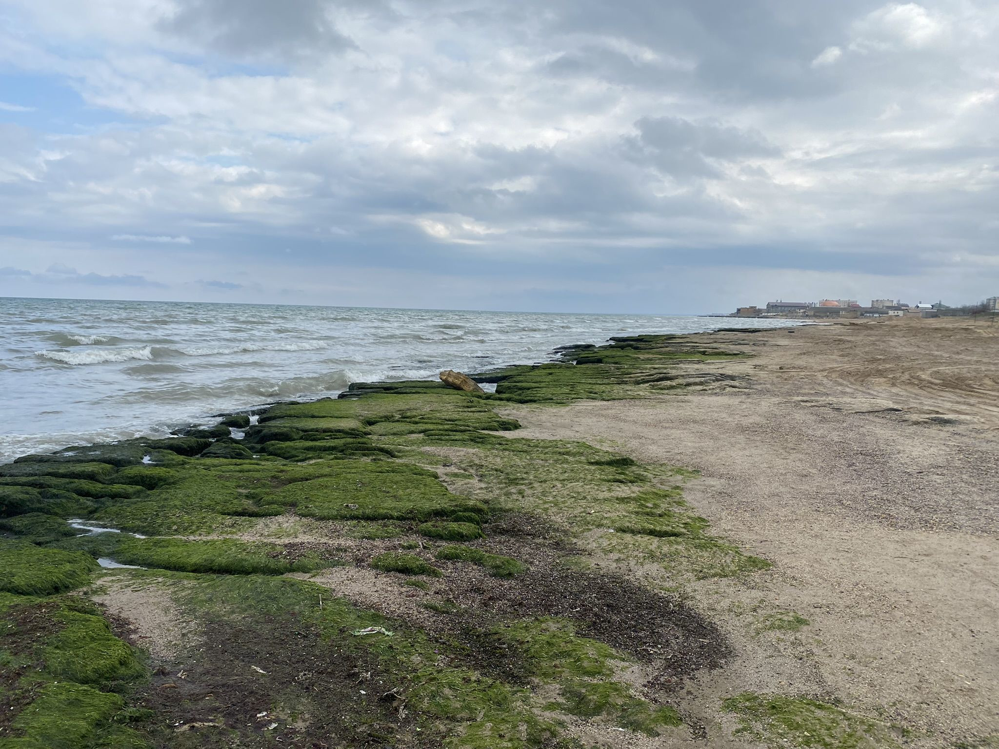 Пляж в Дербент в районе Приморского парка – фотографии России