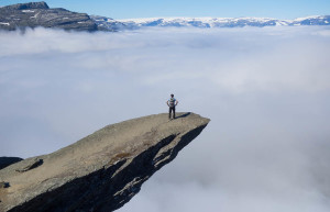 Каменный выступ Язык Тролля, Берген, Норвегия – фотографии Норвегии