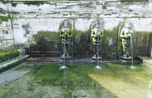 Памятник культуры слоновая пещера Гоа Гаджа, Бали, Индонезия – фотографии Индонезии