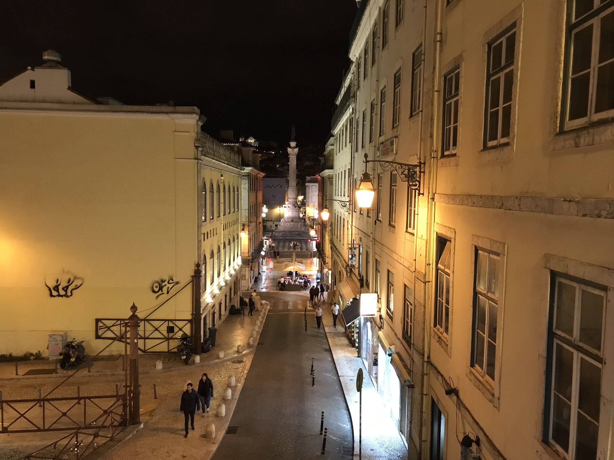 Исторический центр Лиссабона в вечернее время, Португалия – фотографии Португалии