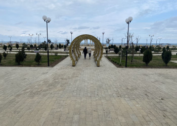 Приморский парк в Дербенте, март 2022 – фотографии России