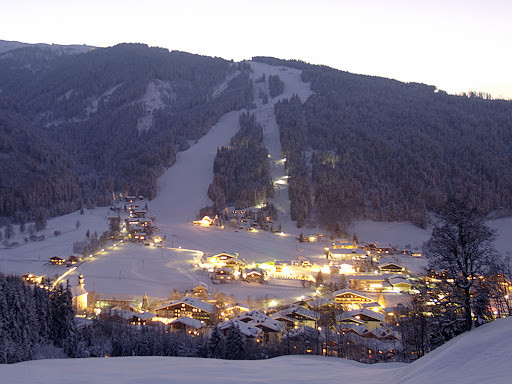 Огни вечернего Флахау. Австрия – фотографии Австрии