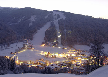 Огни вечернего Флахау. Австрия – фотографии Австрии