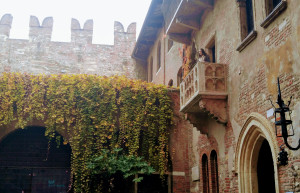 Дом Джульетты связан с богатой веронской семьёй Капулетти из трагедии Шекспира – фотографии Италии