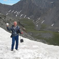 ретранслятор, высота 3005 метров, над уровнем моря. июль месяц – фотографии России