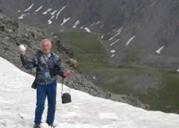 ретранслятор, высота 3005 метров, над уровнем моря. июль месяц – фотографии России