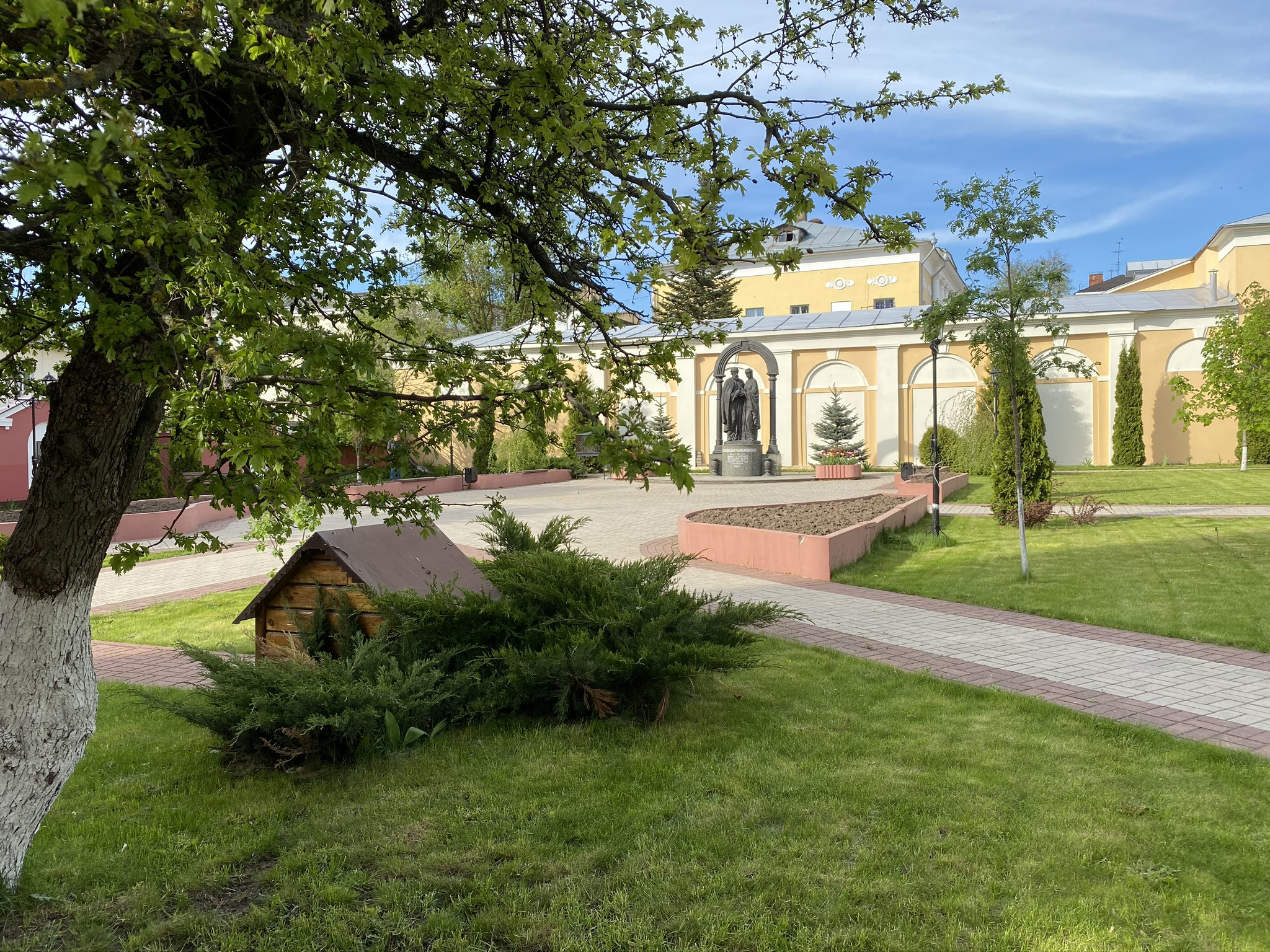 Церковь Рождества Пресвятой Богородицы в Калуге, внутренний дворик – фотографии России