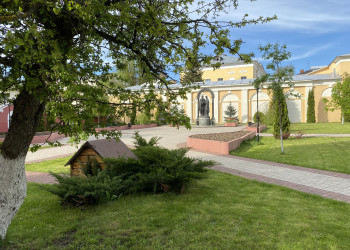 Церковь Рождества Пресвятой Богородицы в Калуге, внутренний дворик – фотографии России