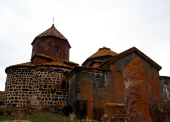 Монастырь Айраванк – фотографии Армении
