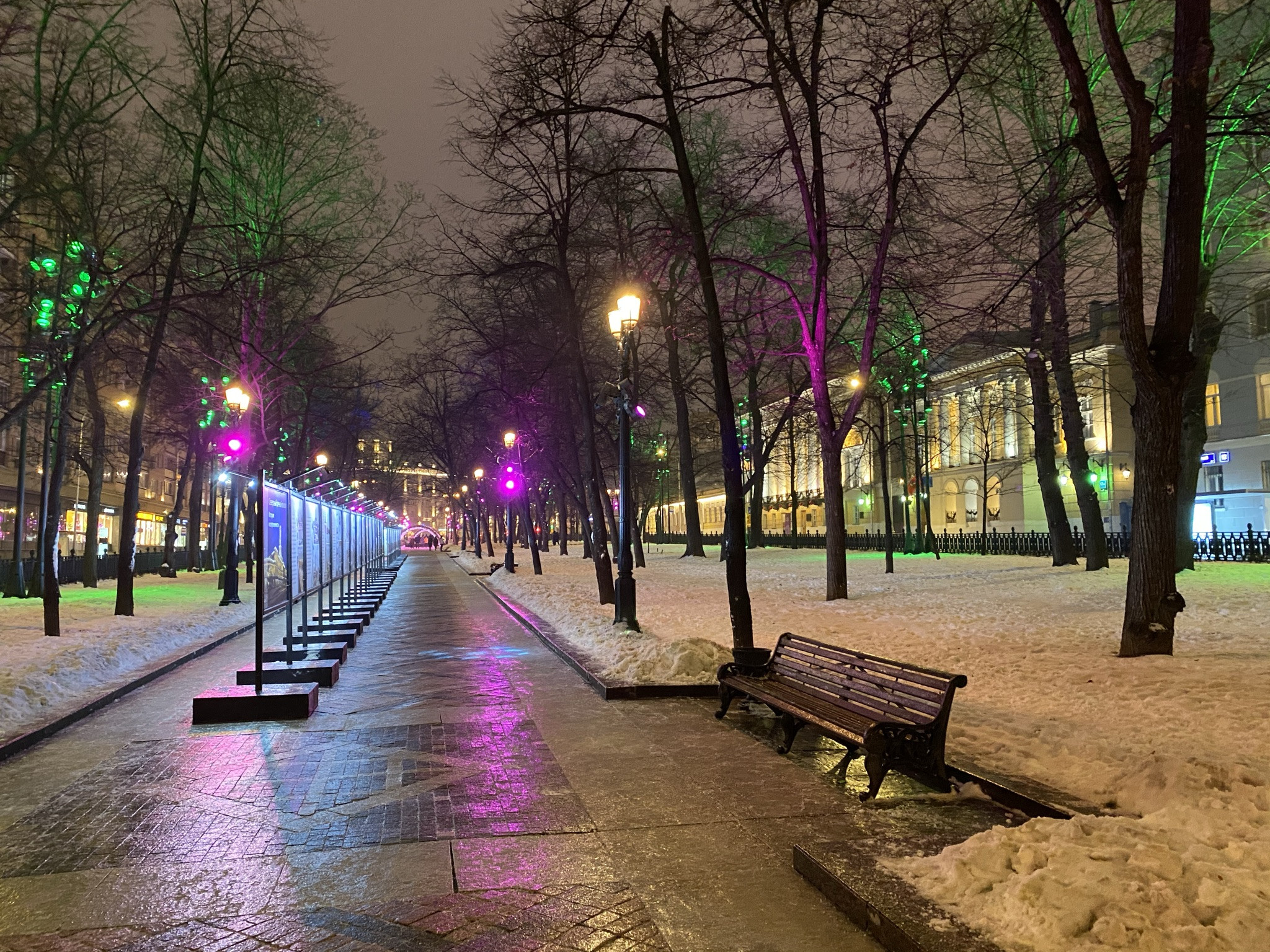 Никитский бульвар в Москве, новогодняя ночь – фотографии России