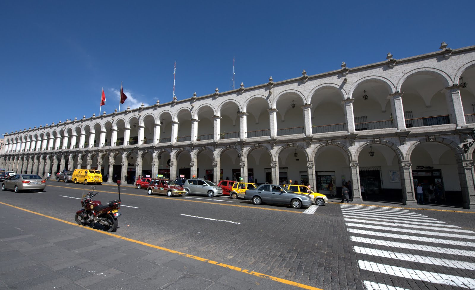 Пласа-де-Армас в городе Арекипа – фотографии Перу