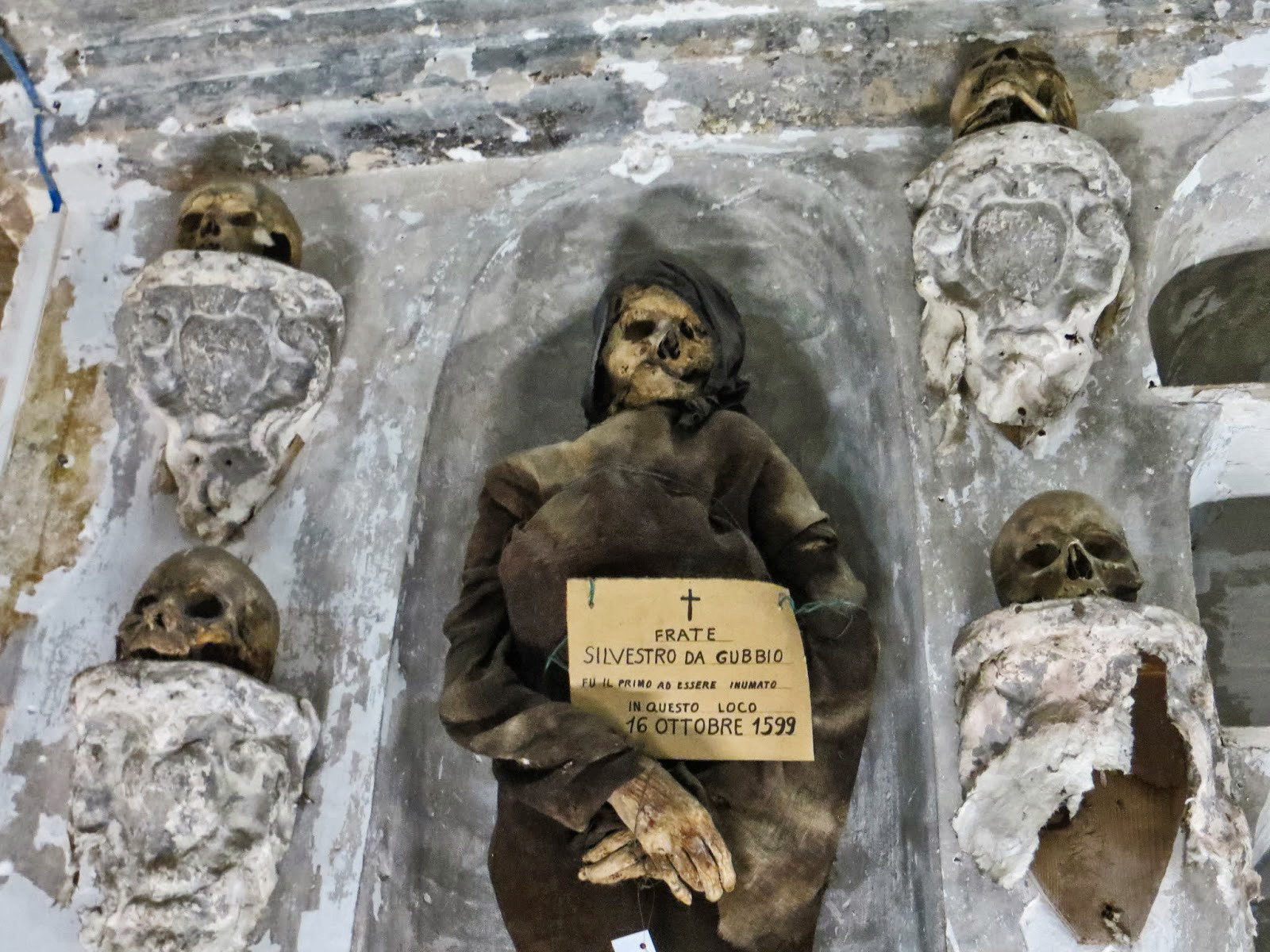 В 16-м веке монахи Палермо обнаружили, что их катакомбы содержат природный консервант для умерших – фотографии Италии