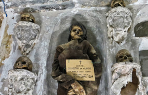 В 16-м веке монахи Палермо обнаружили, что их катакомбы содержат природный консервант для умерших – фотографии Италии