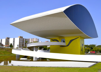 Музей Оскара Нимейера (Museu Oscar Niemeyer) в Куритибе – фотографии Бразилии