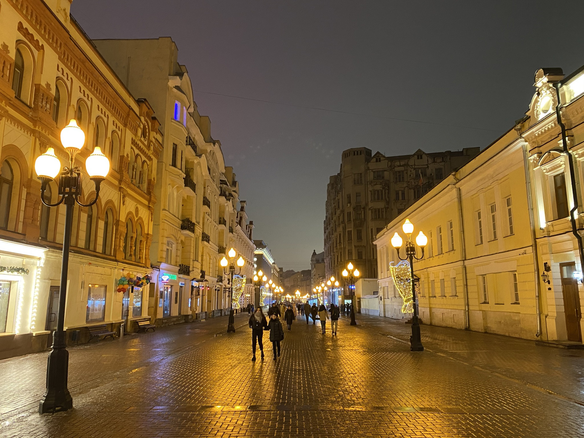 Старый Арбат ночью зимой – фотографии России