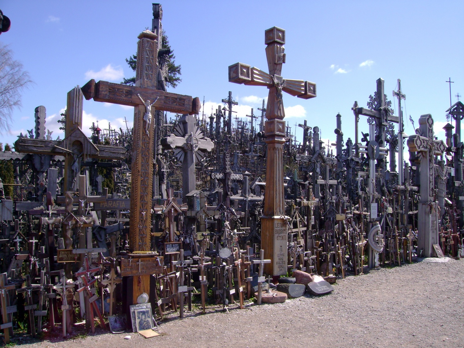 Гора Крестов в пригороде Шауляя – фотографии Литвы