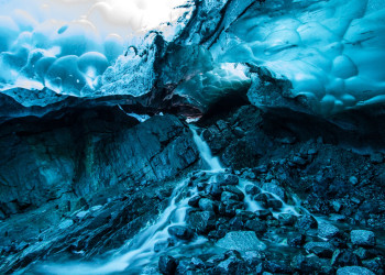 Ледяные пещеры Менденхолл (Mendenhall Ice Caves) в США - уникальное чудо, обязательно для посещения – фотографии США