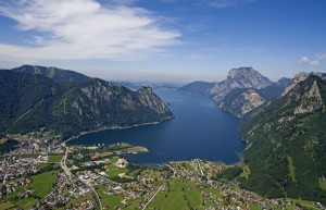 Аттерзее озеро с высоты птичьего полета. Австрия – фотографии Австрии
