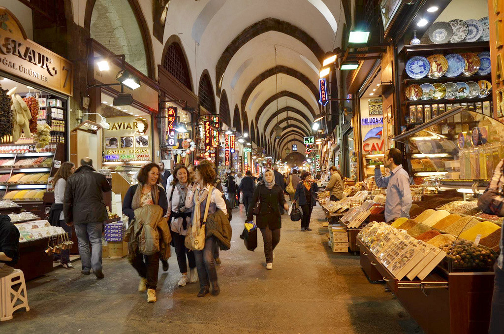 Большой базар или Капалы Чарши был построен в Стамбуле ещё в 15 веке – фотографии Турции