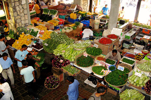 Свежие овощи на рынке в городе Порт-Луи. Маврикий – фотографии Маврикия