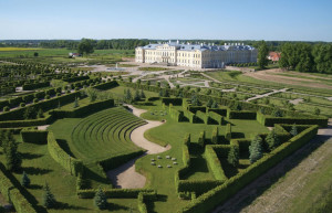 Рундальский дворец архитектуры барокко в Латвии – фотографии Латвии