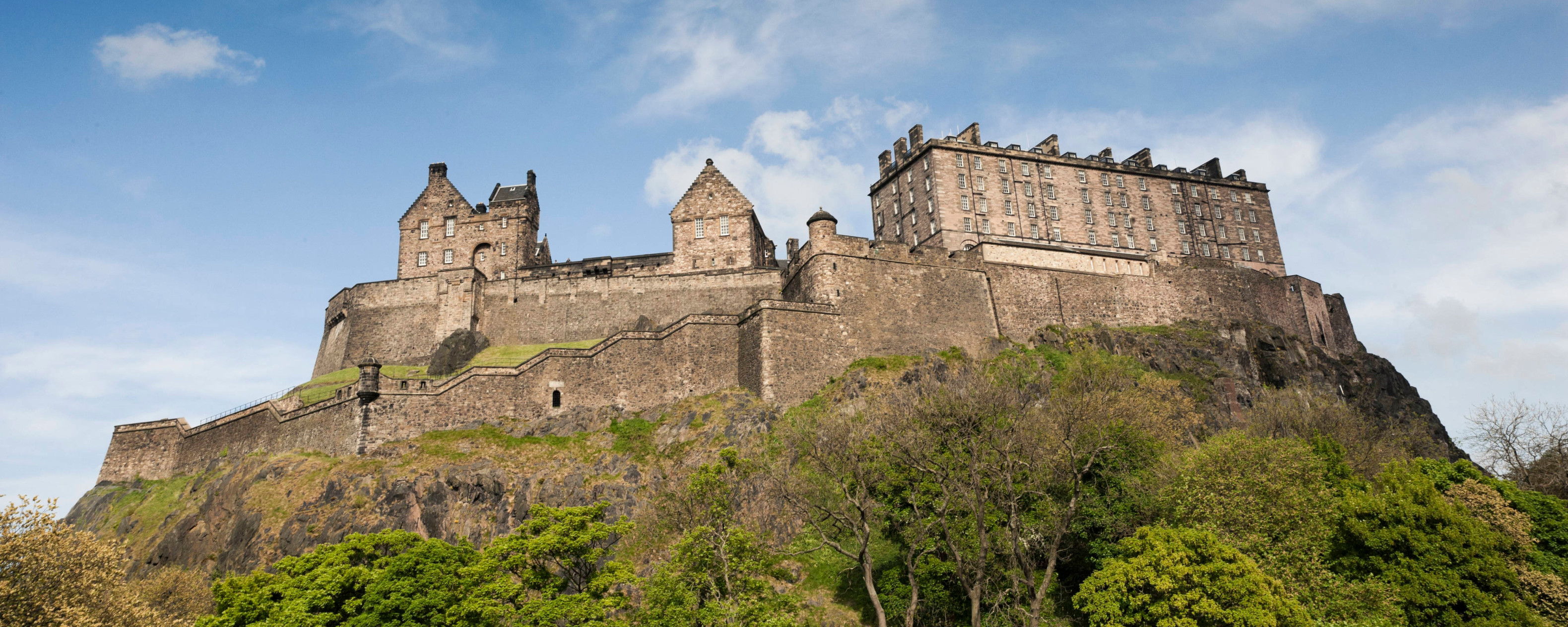 Старинный форпост эдинбургский замок, Шотландия – фотографии Великобритании