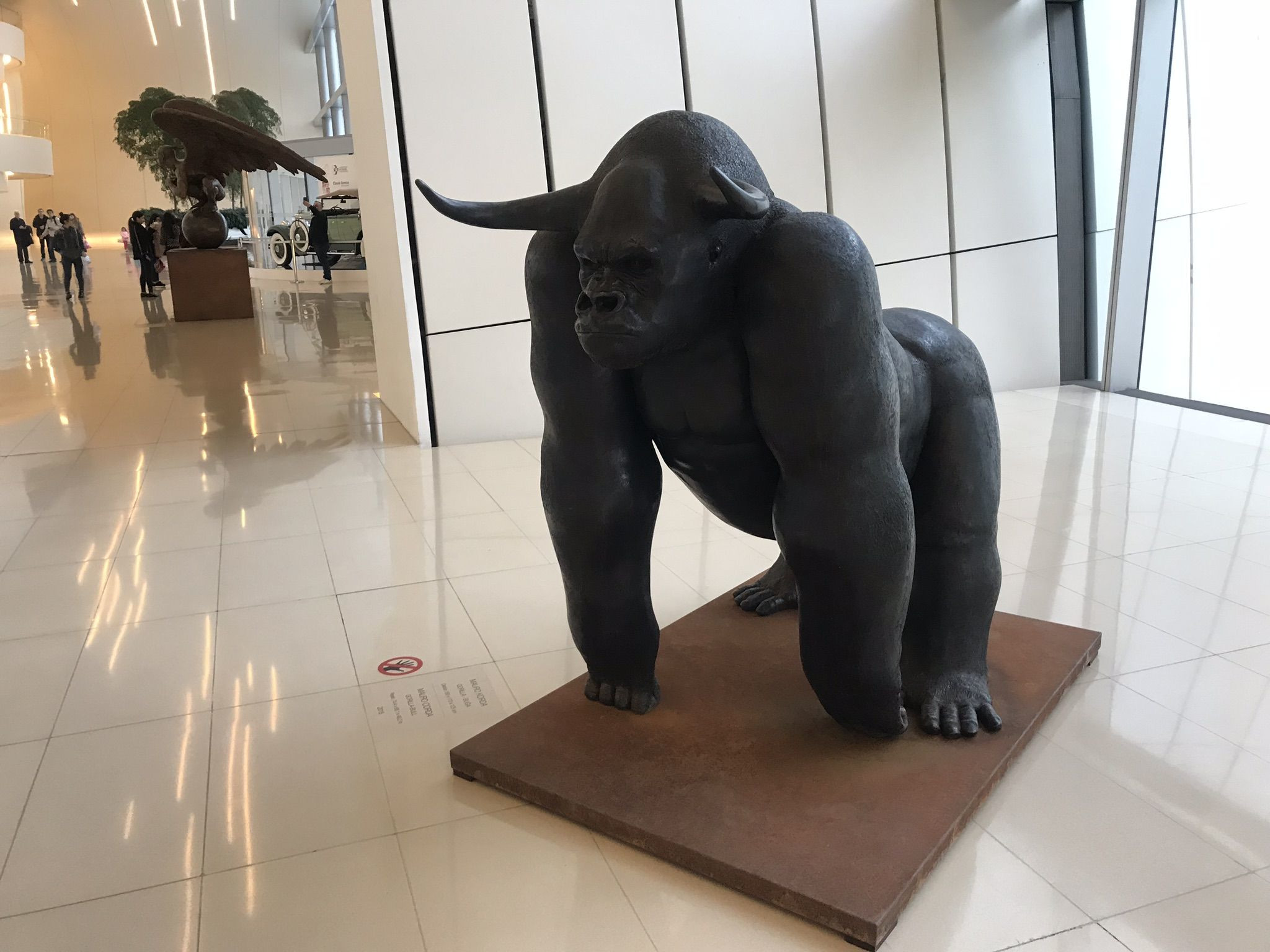 Экспонат в центре Гейдара Алиева, Баку – фотографии Азербайджана