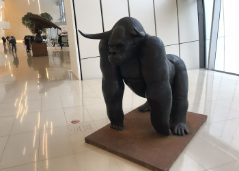 Экспонат в центре Гейдара Алиева, Баку – фотографии Азербайджана