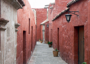 Монастырь Санта-Каталина (Monasterio de Santa Catalina de Siena) – фотографии Перу