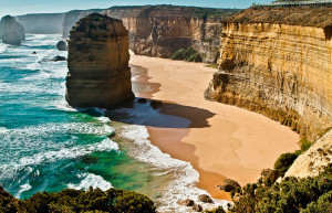 В национальном парке Порт Кэмпбелл локация с видом на бескрайний океан, яркие скалы разных форм – фотографии Австралии