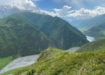 Шикарные горные пейзажи у Зарамагского водохранилища, Северная Осетия – фотографии России