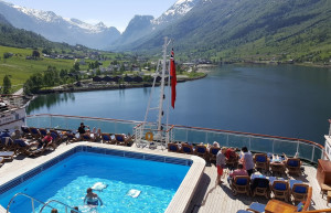 Фьорды Норвегии, круизный лайнер – фотографии Норвегии