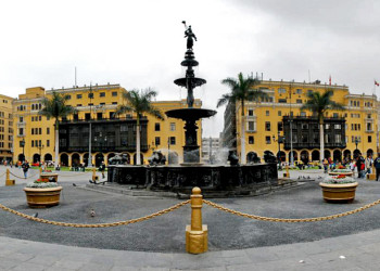 Пласа-де-Армас, также известная как Пласа-Майор – фотографии Перу