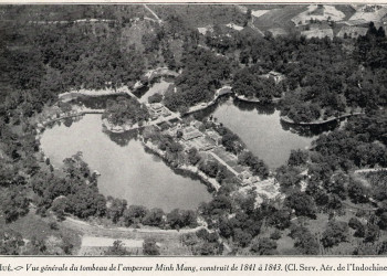 Старая фотография гробницы Минь-Манг – фотографии Вьетнама