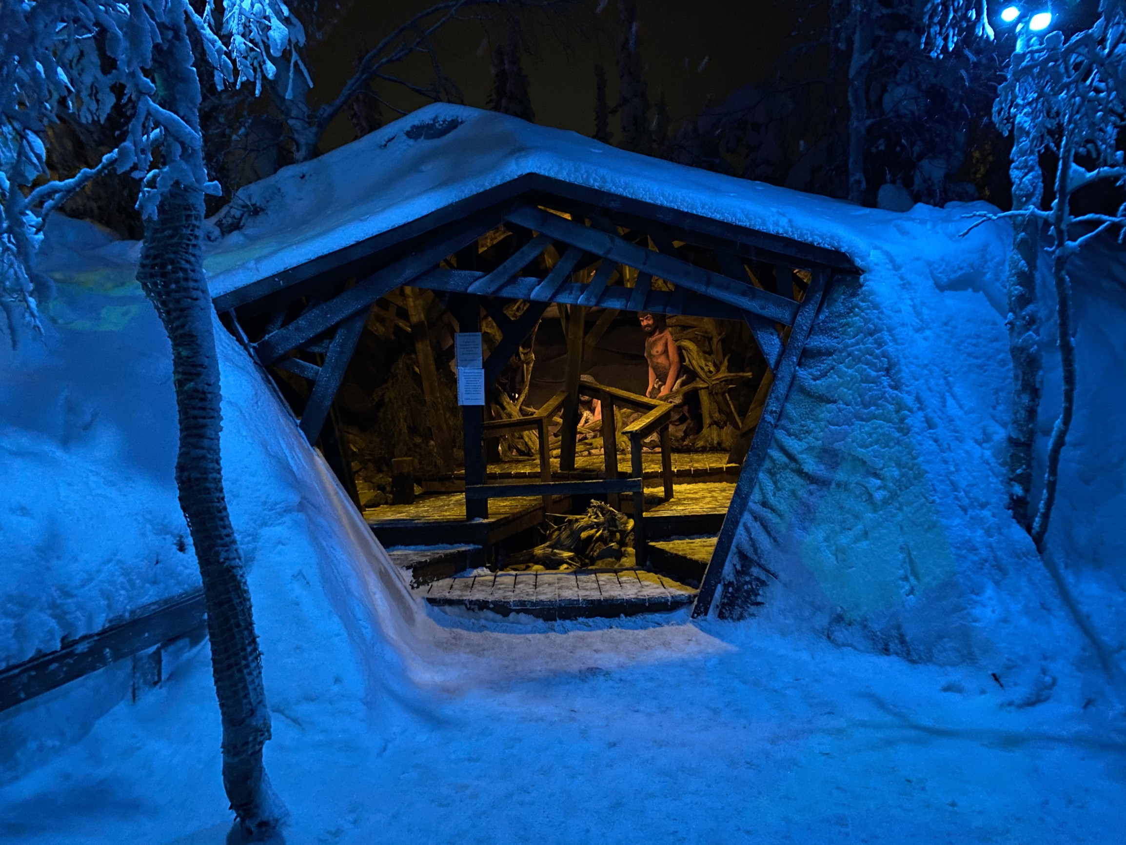 Пещера в парке «Таинственный лес», Кировск – фотографии России