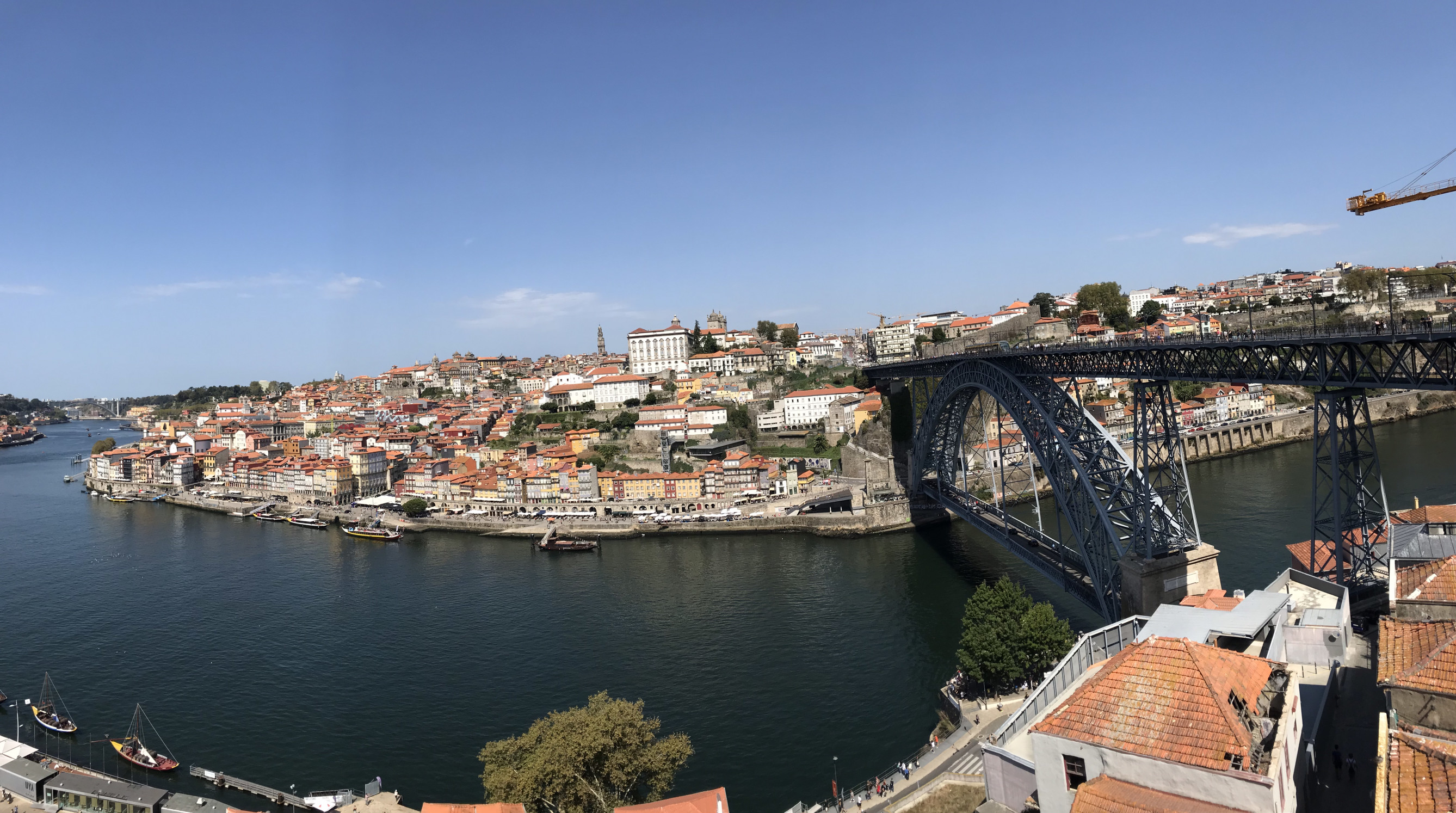 Вид на мост и Порту со смотровой площадки у сада Морро (Jardim do Morro) – фотографии Португалии