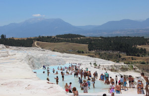 Памуккале в Турции как "хлопковый замок" – фотографии Турции