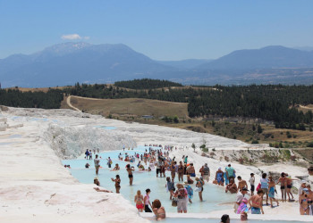 Памуккале в Турции как "хлопковый замок" – фотографии Турции