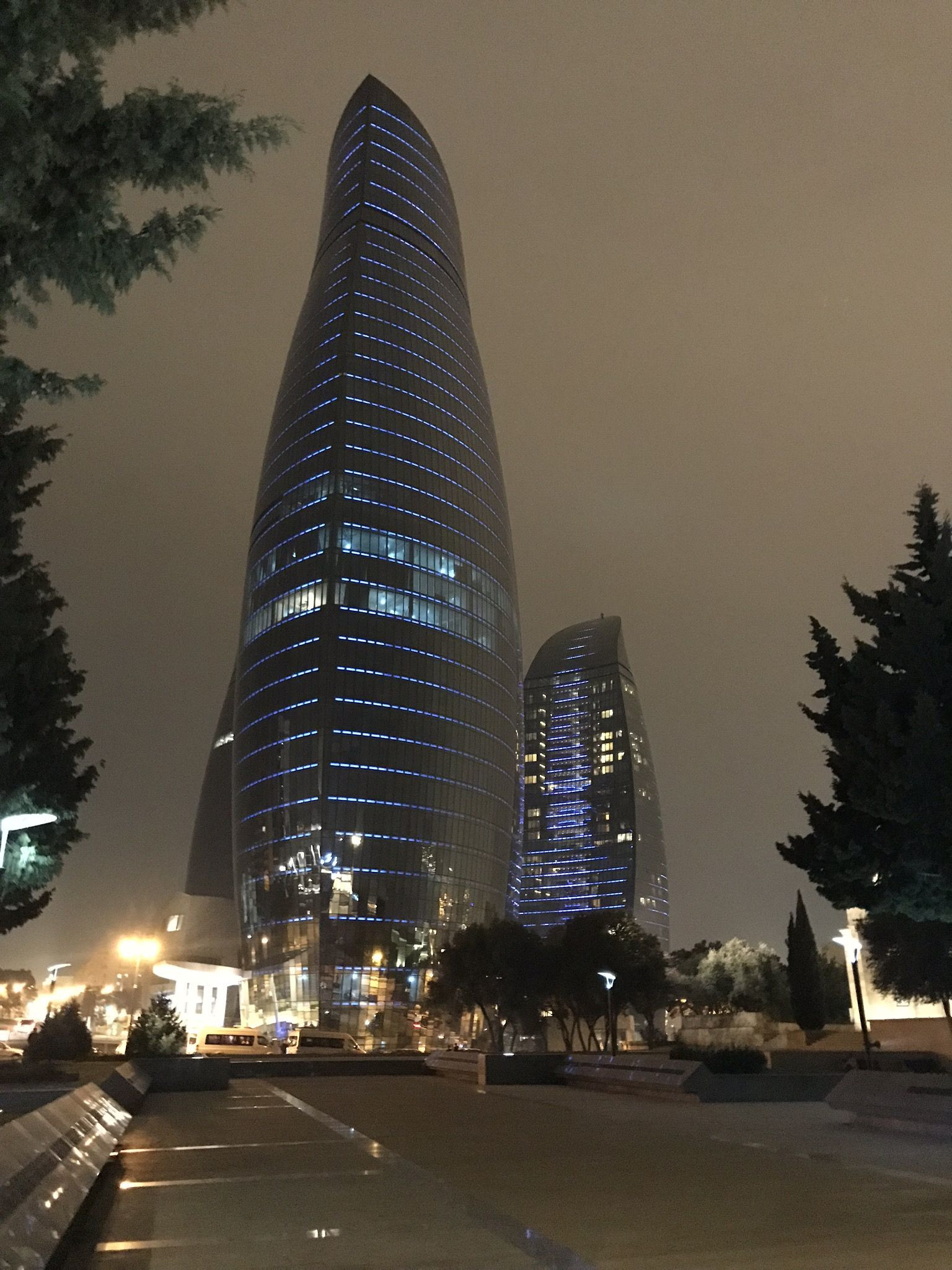 Пламенные башни Баку – фотографии Азербайджана