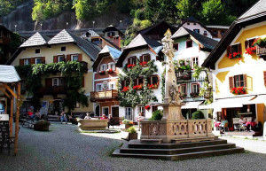 Фонтан на площади Хальштат. Австрия – фотографии Австрии