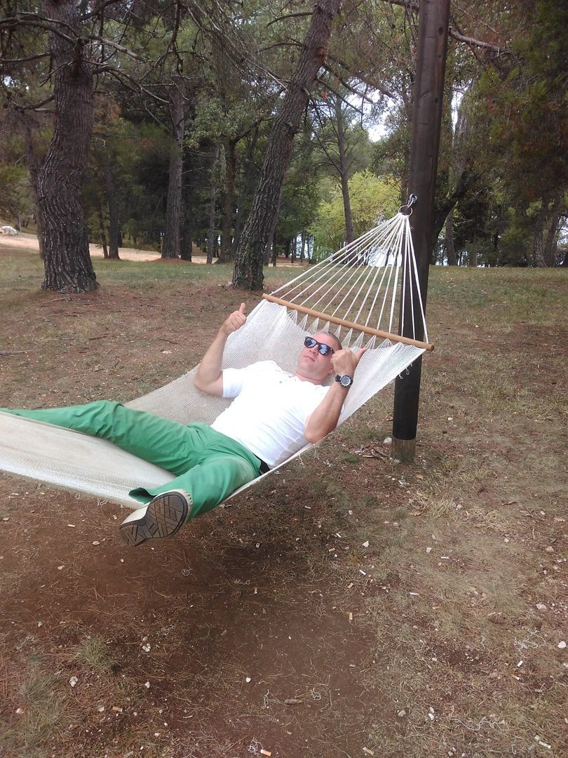 В гамаке – фотографии